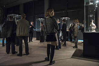 Guided tour with curator Helmut Groschwitz, photo: Sebastian Bolesch