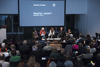 First panel-discussion with Monica Juneja, Karoline Noack, moderator Leontine Meijer-van-Mensch, Wolfgang Kaschuba and Bambi Ceuppens, Photo: Sebastian Bolesch